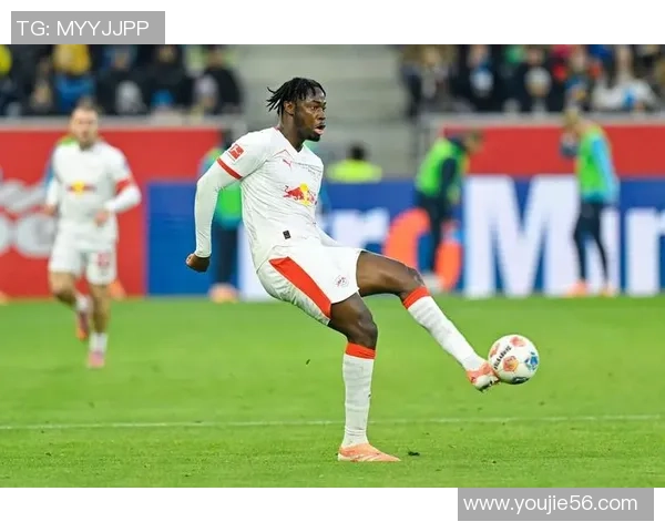 中超精彩对决莱比锡与曼联激战成平局赛后精彩点评引发热议