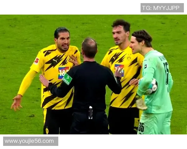 多特蒙德大胜曼联6-2引发争议判罚全场沸腾的友谊赛回顾