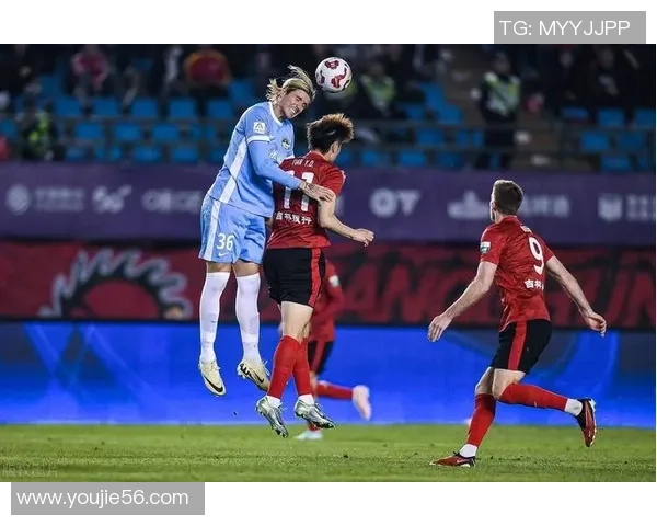 中超精彩对决里昂大胜AC米兰帽子戏法引发全场沸腾