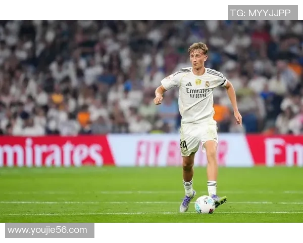 尤文图斯逆袭皇马友谊赛精彩瞬间引发争议判罚全场沸腾